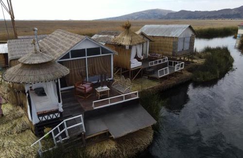 Puno Cabin | Uros Lake Titicaca Lodge