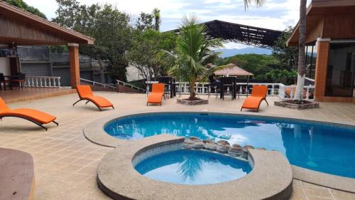 Lagos de El Coyol Cabin | Uruka Lodge