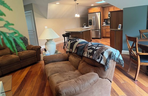 Drayton Plains Apartment | Cozy modern apartment in a rural setting but 10 minutes from everything!