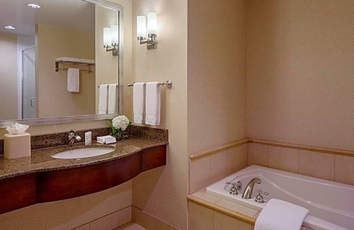 Downtown Jackson Hotel | 3-Star Hotel ∙ Hilton Garden Inn Jackson Downtown