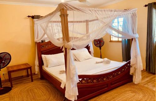 Tanga Villa | Ushongo Beach Cottages - Family House