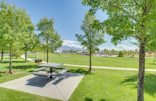 Daybreak House | Utah Family Home Pool and Tennis Court Access