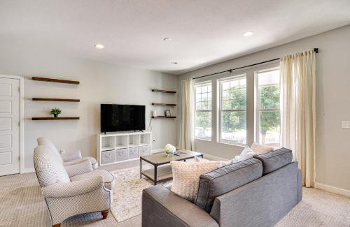 Daybreak House | Utah Family Home Pool and Tennis Court Access