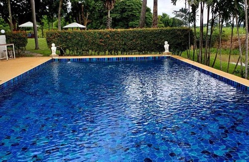 Sakae Krang Resort | Uthai River Lake Resort