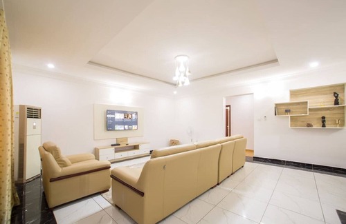 Wuse 2 House | Utobert Spacious 3BR fully-serviced Residence