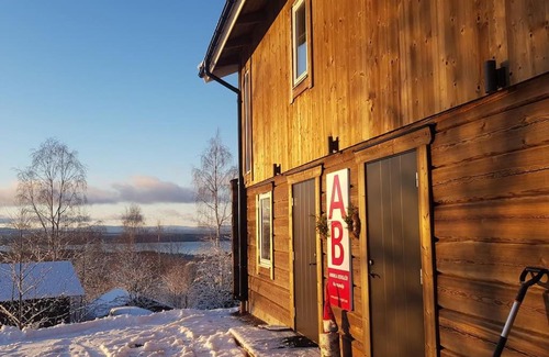 Tallberg House | UTSIKTEN -exklusivt nybyggt timmerhus -Plintsberg.