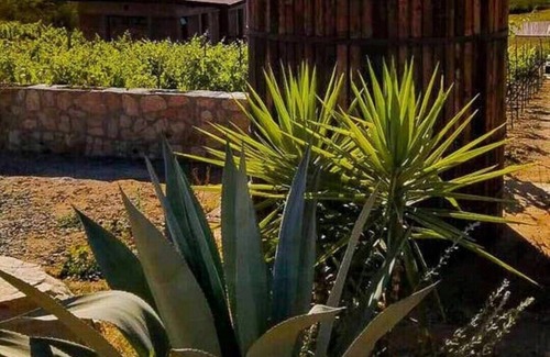 San Antonio de las Minas Cabin | UvaUva 2 | Eco-retreat. King size bed/balcony