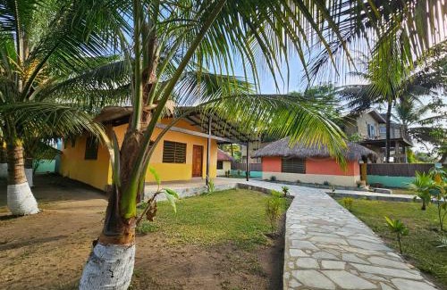 Busua Hotel | Uzoma's Lodge