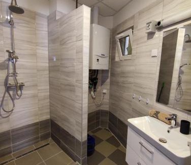 Tata Apartment | Váralja Vendégház Tata