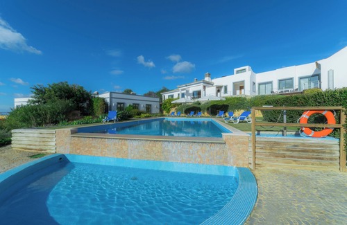 Ariolos Villa | V3 Casa Aríolos I in Estoi with shared pool
