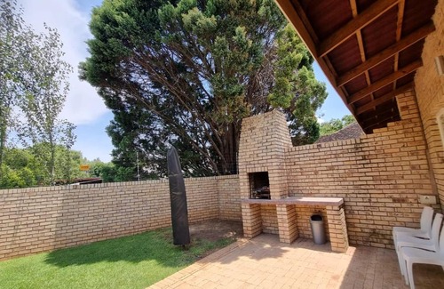 Christiana Apartment | Vaal De Vue - Formanstreet 68 - Self Catering Apartment
