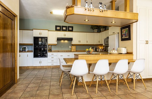 Emfuleni Villa | Vaal River YOLO Spaces - Vaal River Bush Lodge