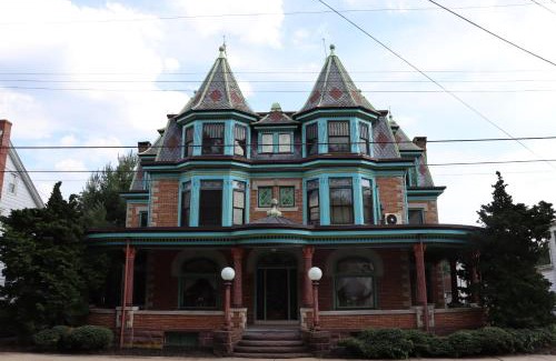 Adamstown Bed & Breakfast | VAAST Bed & Breakfast