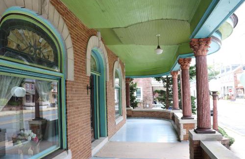 Adamstown Bed & Breakfast | VAAST Bed & Breakfast