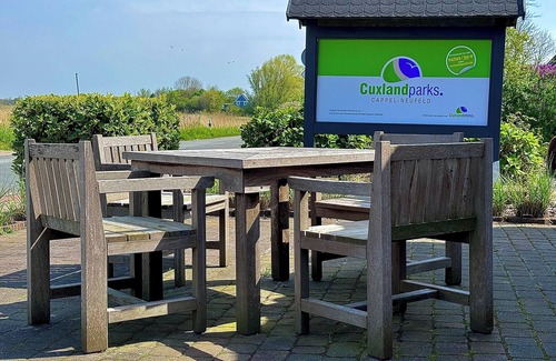 Cappel-Neufeld Apartment | Vacation apartment Deichblick. Close to the beach and with sauna.