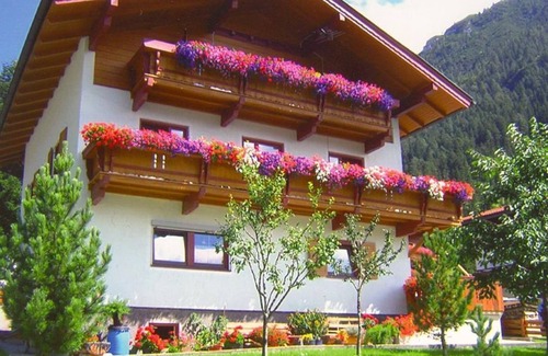 Maurach Apartment | Vacation apartment 1st floor - House Birkenheim