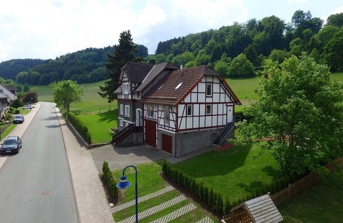 Schwalefeld Apartment | Vacation apartment Aartal in the former forester's lodge
