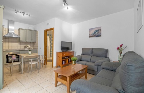 Caleta de Famara Apartment | Vacation Apartment 'Vivienda Vacacional El Marinero' with Wi-Fi