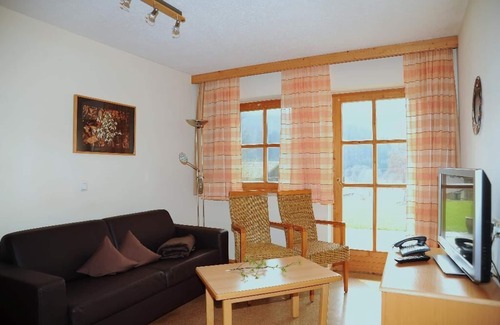 Klinglbach Apartment | Vacation apartment (70sqm) with balcony and use of sauna