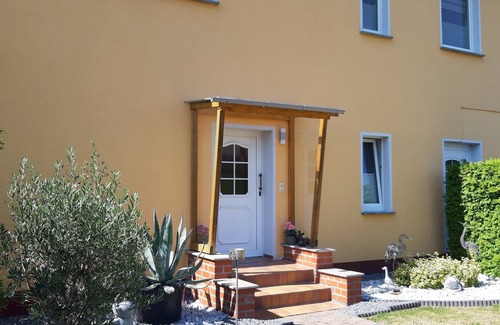 Ludwigsburg Apartment | Vacation apartment 100sqm Living 3 double beds Bedroom Kitchen Bathroom