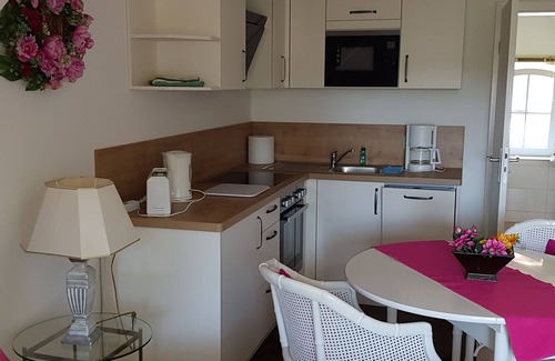 Polchow Apartment | Vacation apartment 3/4 - Lovingly managed pension in Neddesitz on Rügen