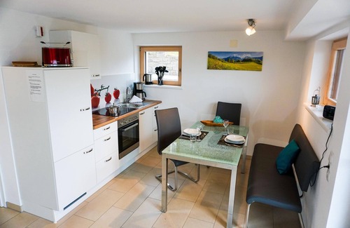 Schraden Apartment | Vacation apartment "Bergblick Souterrain"