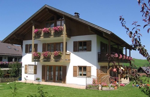 Bad Kohlgrub Apartment | Vacation apartment Dorfblick - Holiday apartment Alpenstern