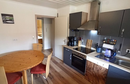 Steinwiesen Apartment | Vacation apartment 90sqm with large covered balcony