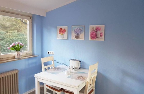 Westerstede Apartment | Vacation apartment at Rhodopark A7 - Holiday apartment upstairs