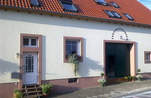 Mandelbachtal Apartment | Vacation apartment in a quiet location on the outskirts, Saarland Card Gastgeber