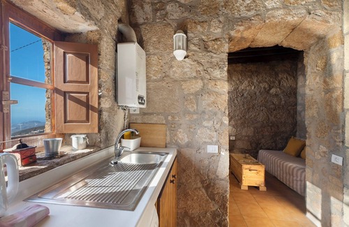 Fasnia Apartment | Vacation Apartment 'Eco Holidays House Races' with Private Terrace, Private Garden and Wi-Fi
