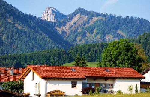 Ruhpolding Apartment | Vacation apartment Haas 65 sqm, 1 bedroom, 1 living room, dining kitchen, bathroom with shower, WLAN