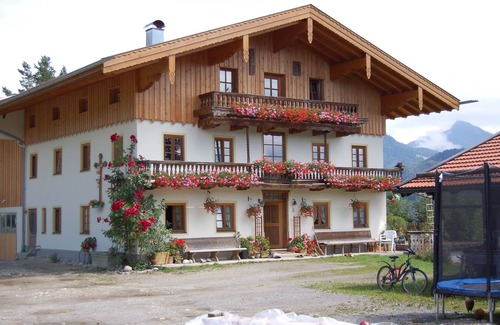 Samerberg Apartment | Vacation apartment Heuberg with 2 bedrooms, first floor, kitchen, terrace, 71 sqm