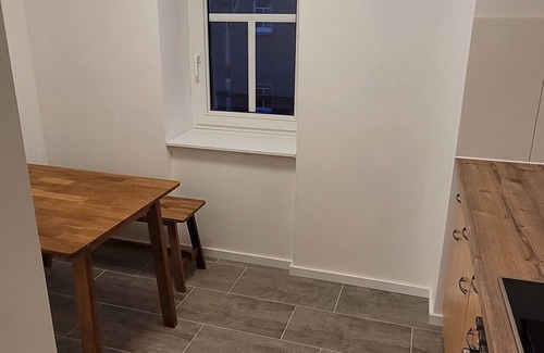 Dahlen Apartment | Vacation apartment in historic farmhouse with modern renovation.
