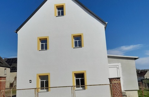 Dahlen Apartment | Vacation apartment in historic farmhouse with modern renovation.