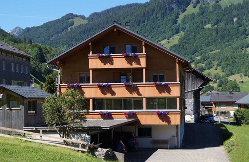Au Apartment | Vacation Apartment Lug - Gästehaus Margreth