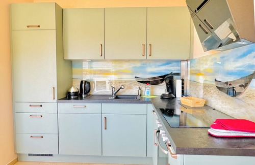 Hasselberg Apartment | Vacation apartment "Ostsee-Brise" in Hasselberg.