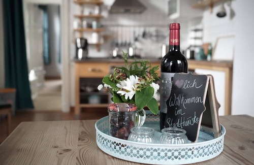 Emden Apartment | Vacation apartment Stadthuuske boven - City, Country, IDYLLE - Vacation with charm