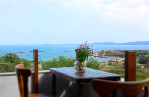 Chernomorets Apartment | Vacation apartment with stunning sea views