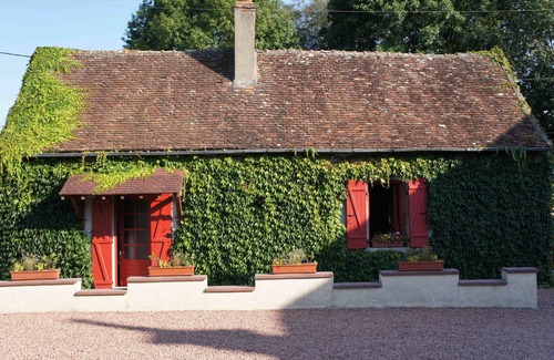 Fours House | Vacation cottage with pool located in quiet village surrounded by nature