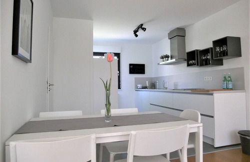 Bad Mingolsheim Apartment | Vacation home, 100sqm, garden and terrace, 3 bedrooms, max. 5 persons