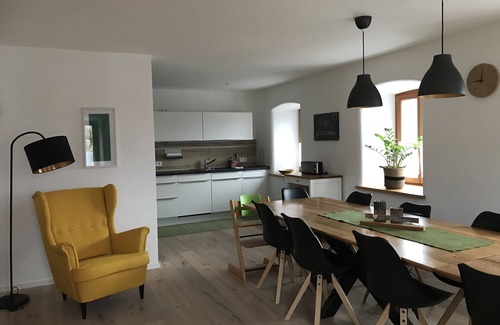 Innernzell House | Vacation home, 200sqm, family-friendly, large sauna, garden and e-charger