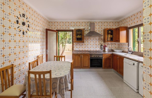 Portocolom House | Vacation Home “Calamar 7” with Sea and Mountain View, Rooftop Terrace, Garden & WiFi
