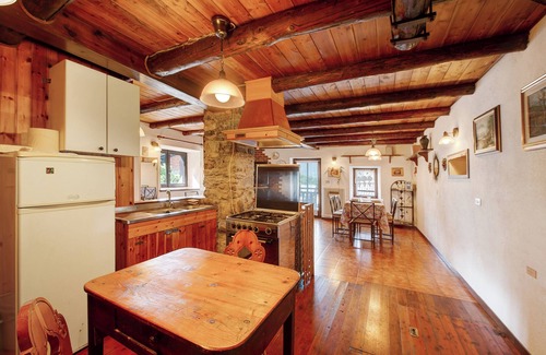 Moron House | Vacation Home "Casa Jonathan" with Mountain View, Private Terrace & 2 Balconies