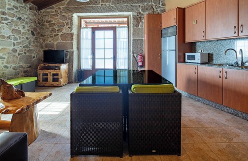 Bueu House | Vacation Home "Casa Bahia" with Mountain View & Wi-Fi