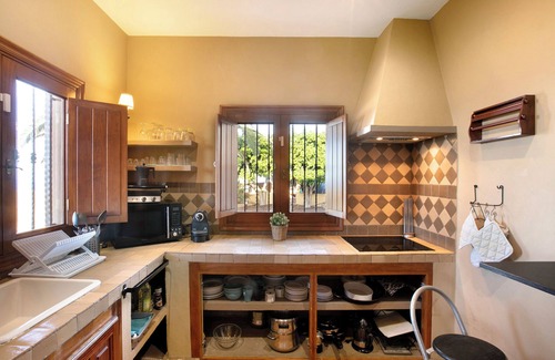La Mancha House | Vacation Home 'Jacuzzi Comfort Sea Views Stay' with Sea View, Private Terrace and Wi-Fi