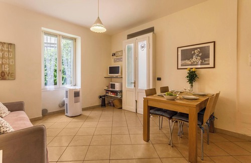 Brunate House | Vacation Home "Il Nido" with Mountain View, Wi-Fi, A/C & Garden