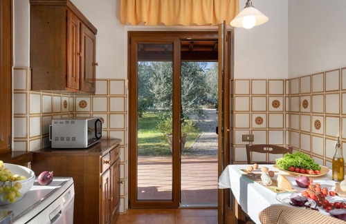 Pergine Valdarno House | Vacation Home in Pergine Valdarno with 3 bedrooms sleeps 6