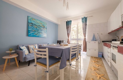 Barcellona Pozzo di Gotto House | Vacation Home "La Casa Di Wioletta" with Sea View, Private Terrace & Wi-Fi