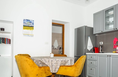 Ploce House | Vacation home Mare by Interhome